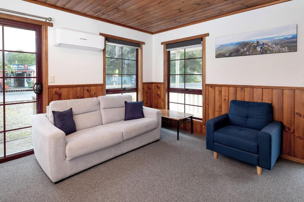 Kitty'S Cottages - Managed By Big4 Strahan Holiday Retreat Buitenkant foto