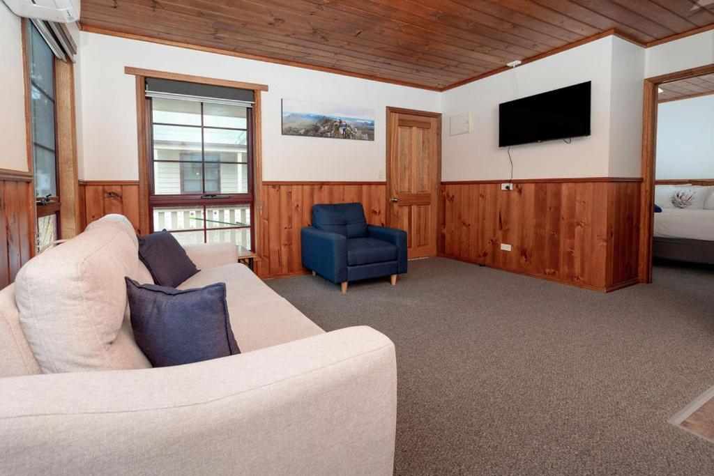 Kitty'S Cottages - Managed By Big4 Strahan Holiday Retreat Buitenkant foto