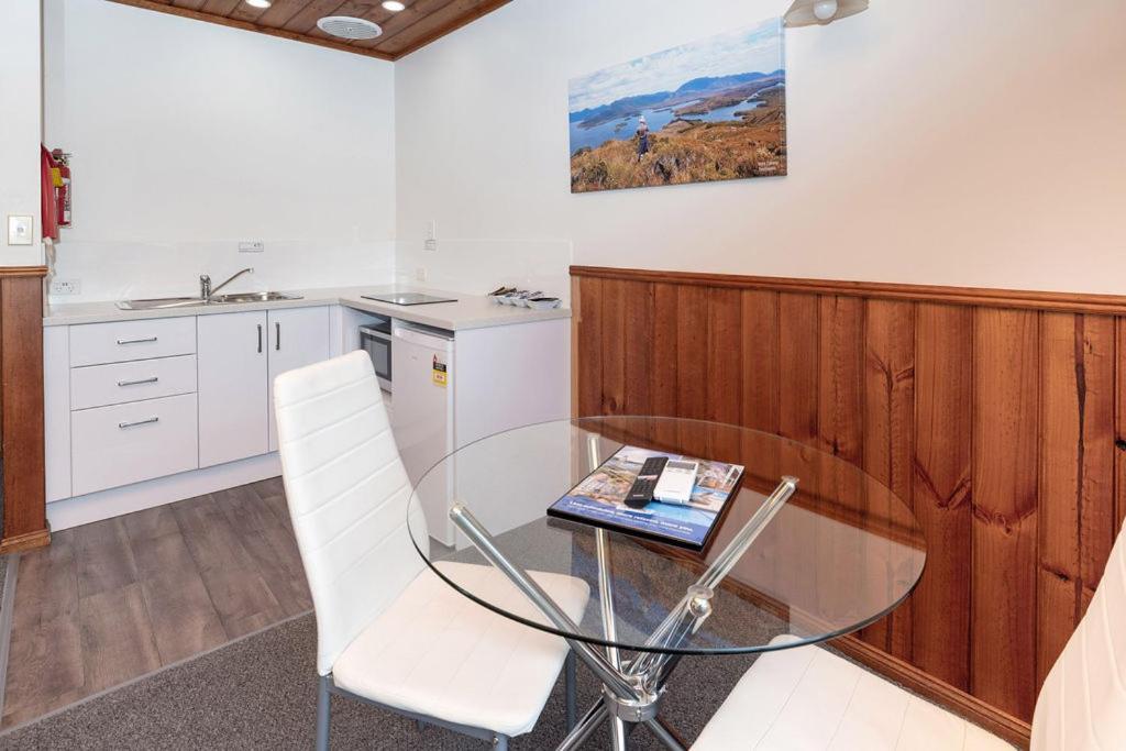 Kitty'S Cottages - Managed By Big4 Strahan Holiday Retreat Buitenkant foto