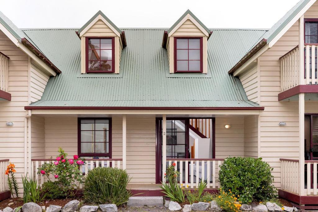 Kitty'S Cottages - Managed By Big4 Strahan Holiday Retreat Buitenkant foto