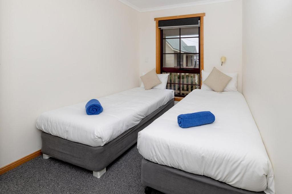 Kitty'S Cottages - Managed By Big4 Strahan Holiday Retreat Buitenkant foto